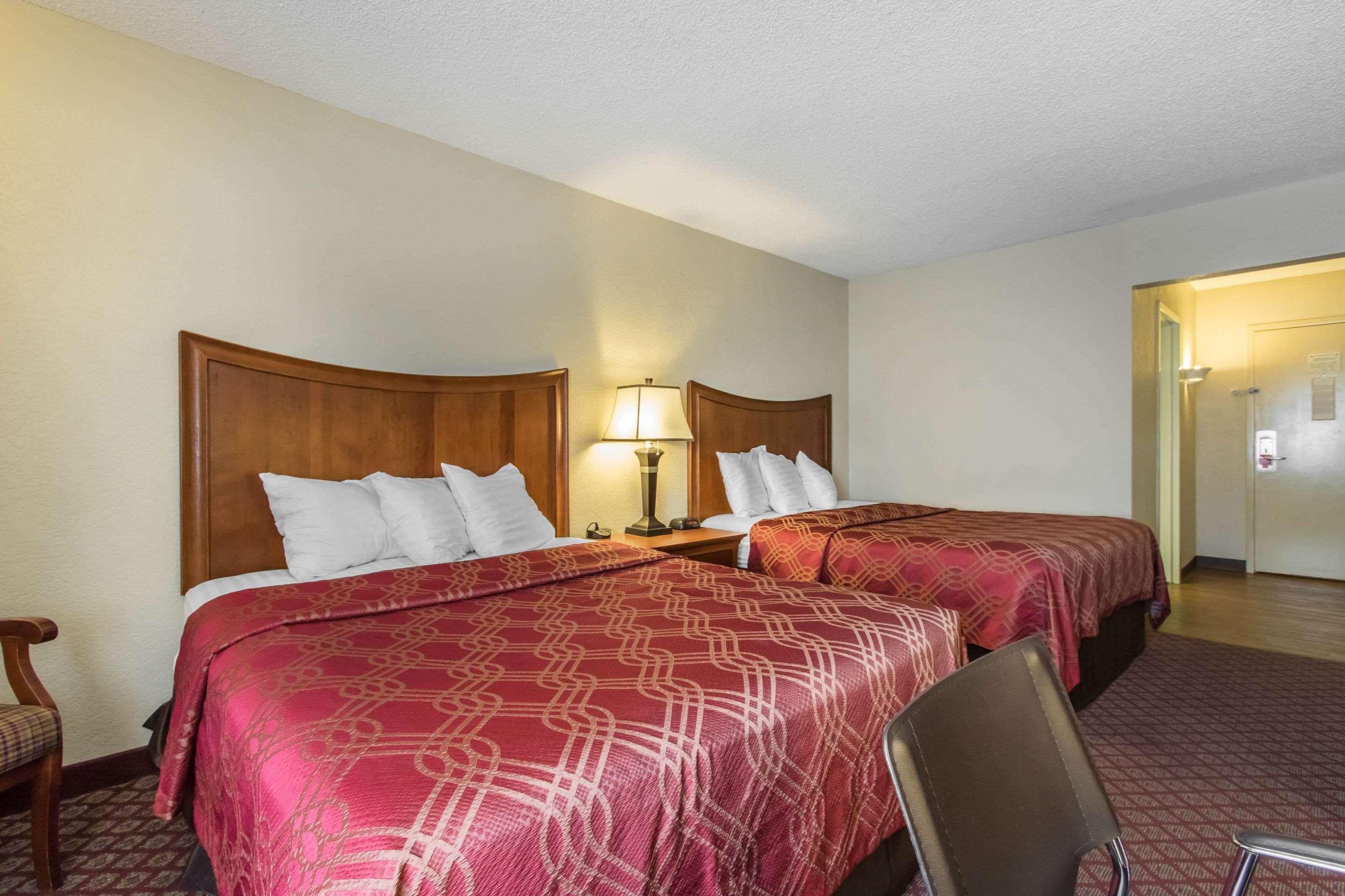 Econo Lodge Inn & Suites Joplin Exterior foto