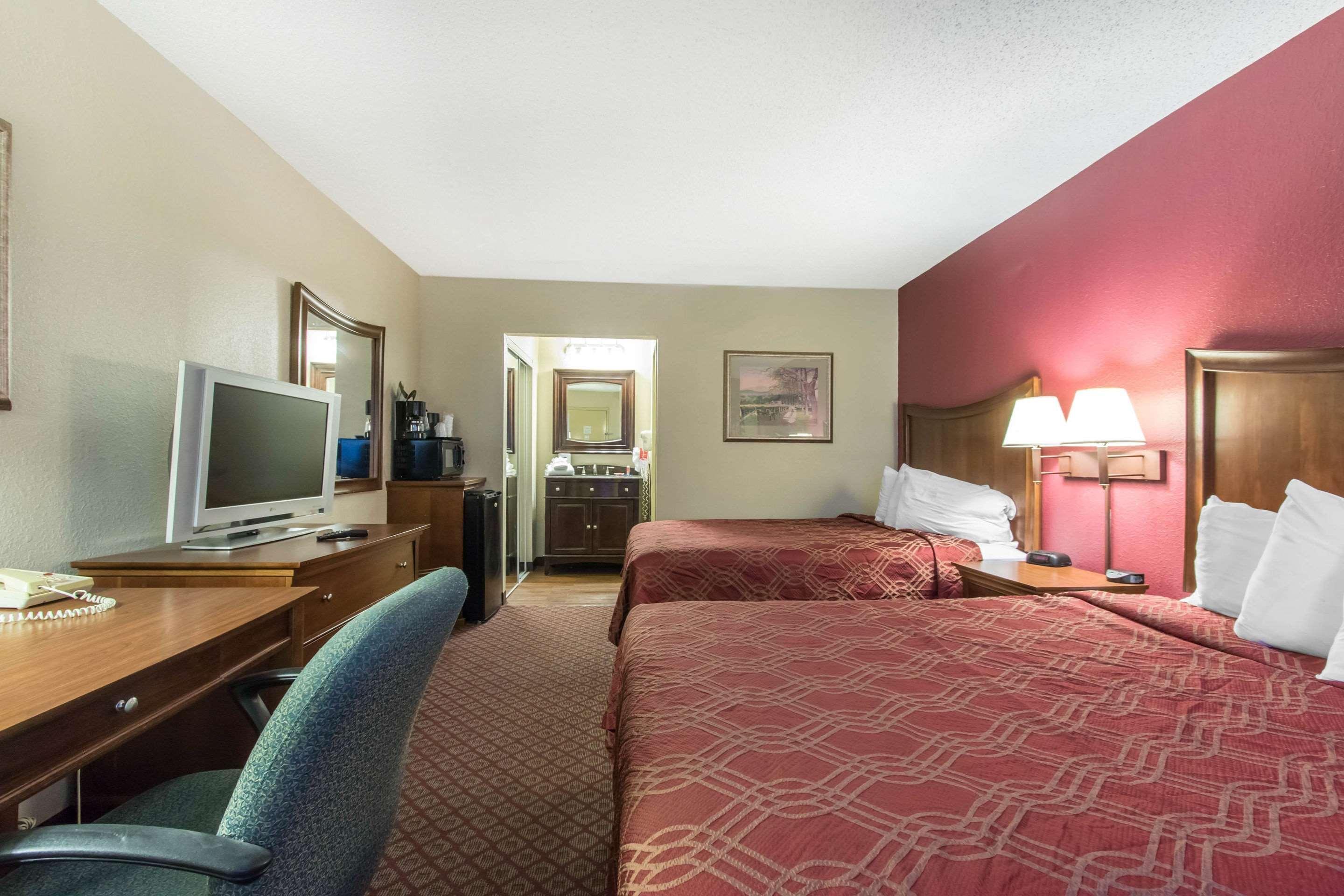 Econo Lodge Inn & Suites Joplin Exterior foto