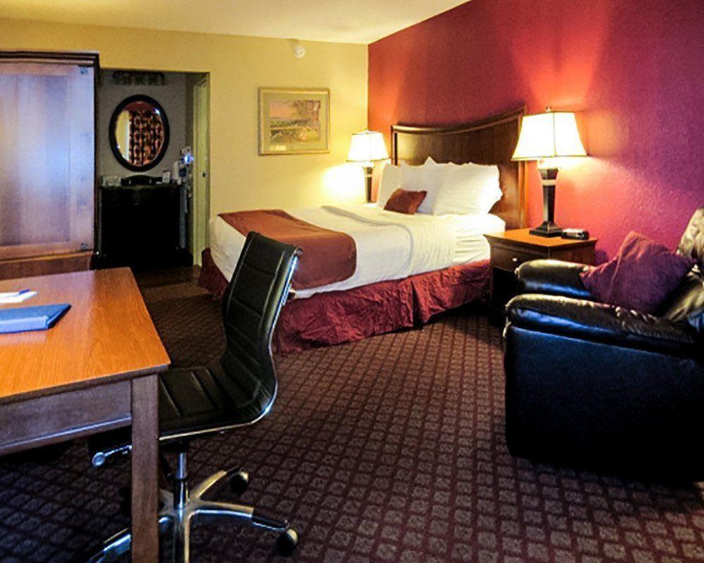 Econo Lodge Inn & Suites Joplin Exterior foto